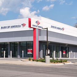 Bank of America Financial Center - Storefront