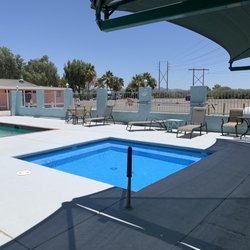 Yuma Lakes RV Resort - Pool area