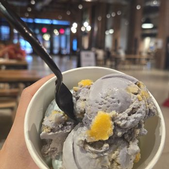 Local Apple Cart - Lavender on bottom and Blueberry mandarin orange on top - Ice Cream & Frozen Yogurt Near Me - Fort Wayne, Indiana Local Apple Cart - Lavender on bottom and Blueberry mandarin orange on top - Ice Cream & Frozen Yogurt Near Me - Fort Wayne, Indiana