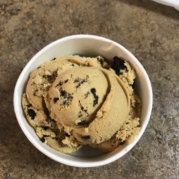 Buttonwood Farm Ice Cream - Peanut butter Oreo - Ice Cream & Frozen Yogurt Near Me - Griswold, Connecticut