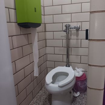 The Rollercade - Toilet stall, four of four, no wheelchair access - Skating Rinks Near Me - San Antonio, Texas
