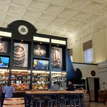 Buckeye Bourbon House - Bar area - Cocktail Bars Near Me - Columbus, Ohio