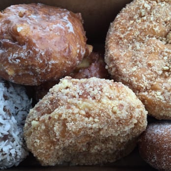 Dandee Donut Factory - Donuts Near Me - Pompano Beach, Florida Dandee Donut Factory - Donuts Near Me - Pompano Beach, Florida