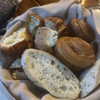 A Land Remembered - Complementary bread basket - Steakhouses Near Me - Orlando, Florida A Land Remembered - Complementary bread basket - Steakhouses Near Me - Orlando, Florida
