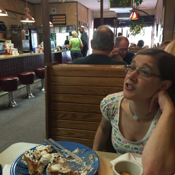 G & G Restaurant - Diners Near Me - Vandergrift, Pennsylvania G & G Restaurant - Diners Near Me - Vandergrift, Pennsylvania