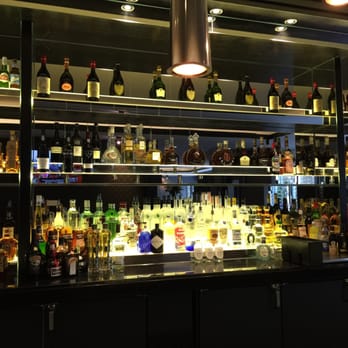 Ruth's Chris Steakhouse - Bar at Ruth Chris on fourth ave, downtown Ann Arbor - Steakhouses Near Me - Ann Arbor, Michigan