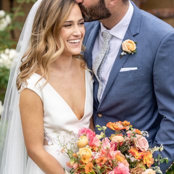 Kate Ford Events - Groom kissing Bride at The Club at Pasadera- Shannon Cronin Photography - Wedding Planning Near Me Kate Ford Events - Groom kissing Bride at The Club at Pasadera- Shannon Cronin Photography - Wedding Planning Near Me
