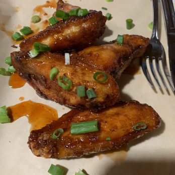 Lost Roo - Chili Rubbed Hot Wings - American Near Me - Long Beach, Washington