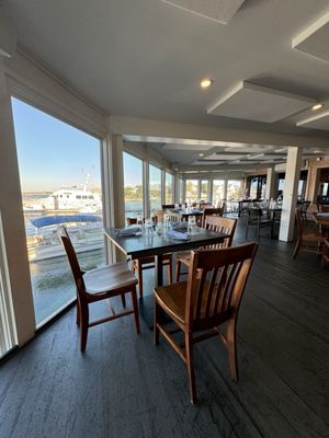 Islander 71 Fish House and Raw Bar by null