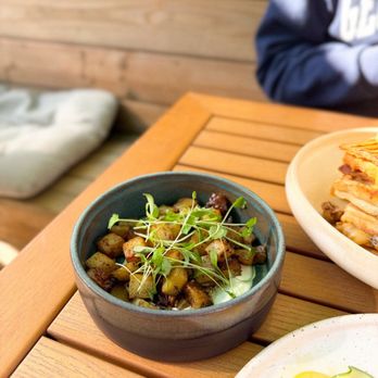 Maude - Potatoes - Delicatessen Near Me - Quebec City, Quebec Maude - Potatoes - Delicatessen Near Me - Quebec City, Quebec