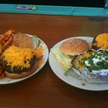 Lakeview Harbor - Cheeseburgers - American Near Me - New Orleans, Louisiana