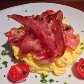 Claus - La Table du Petit-Déjeuner - Eggs and bacon - Breakfast & Brunch Near Me - Paris, 75