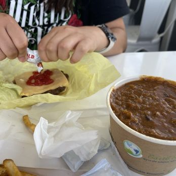 Richie's Drive Inn - Cheeseburger deluxe-deluxe means added lettuce that's it - Hawaiian Near Me - Honolulu, Hawaii Richie's Drive Inn - Cheeseburger deluxe-deluxe means added lettuce that's it - Hawaiian Near Me - Honolulu, Hawaii