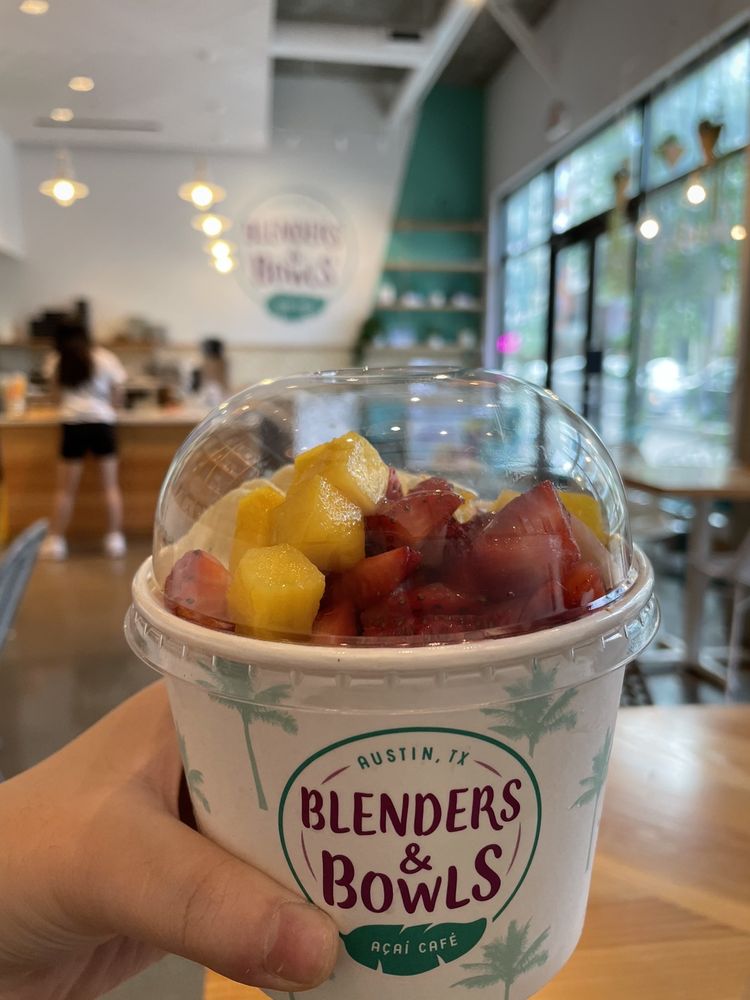 BLENDERS AND BOWLS CAFE NORTH LAMAR Updated September 2024 64