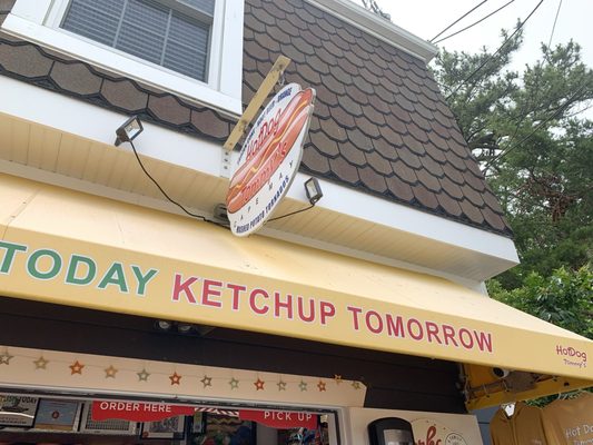 Hot Dog Tommy's by null