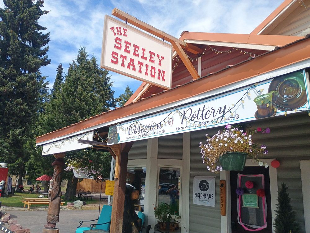 Seeley Station Logo
