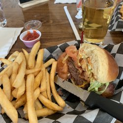 Chez Josephine - Bacon Burger