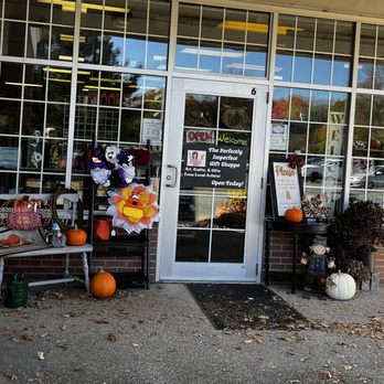 The Perfectly Imperfect Gift Shoppe - Front entrance and some of the merchandise out on display. At the time it was fall decor - Arts & Crafts Near Me - Topsfield, Massachusetts The Perfectly Imperfect Gift Shoppe - Front entrance and some of the merchandise out on display. At the time it was fall decor - Arts & Crafts Near Me - Topsfield, Massachusetts
