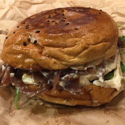 Święta Krowa - Goat Cheese Burger