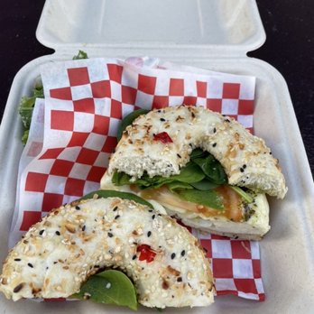 Kakaako Cafe - Egg white with pesto - Coffee & Tea Near Me - Honolulu, Hawaii