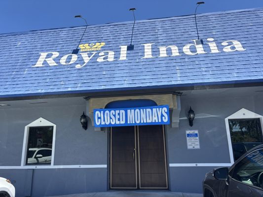 Royal India Restaurant & Bar by null