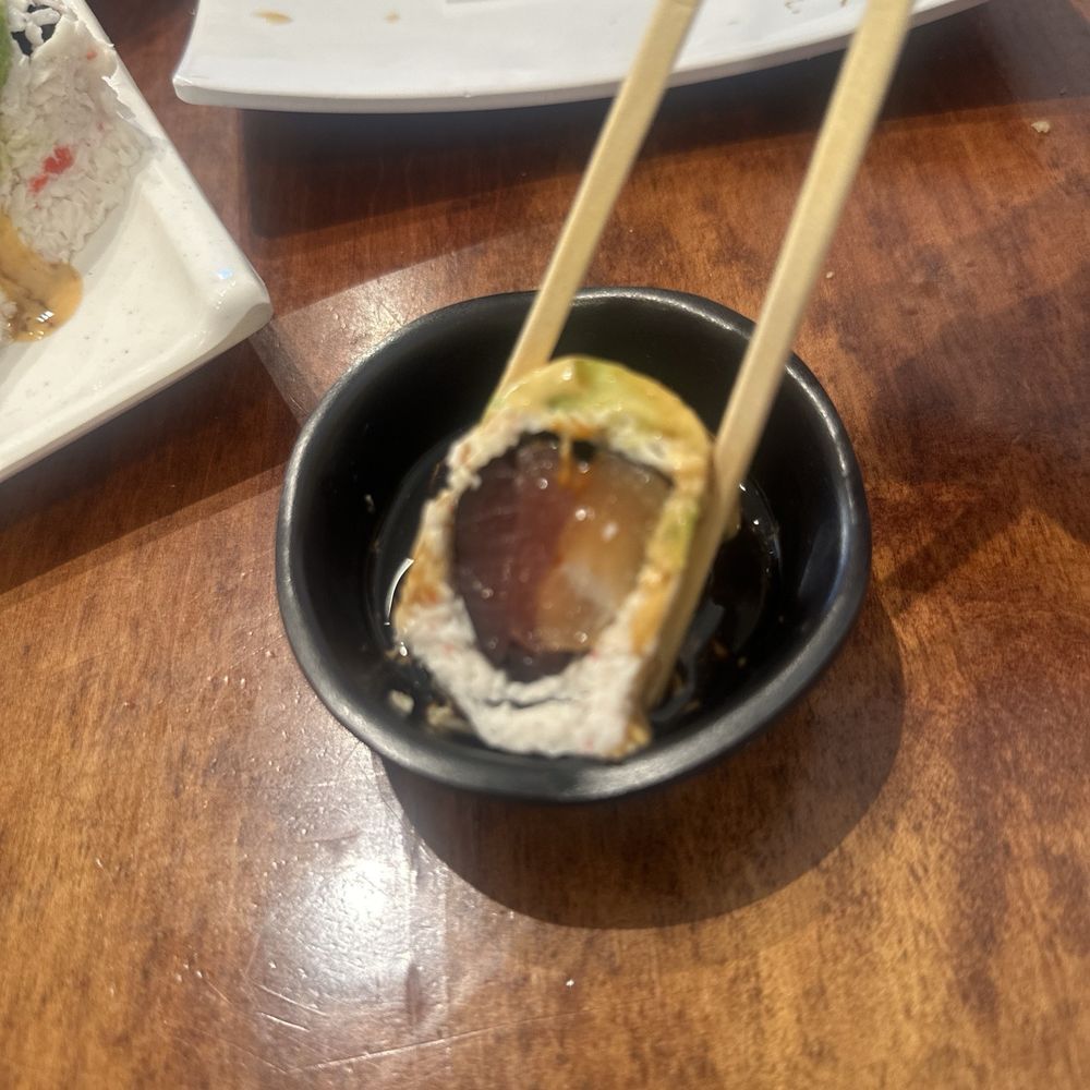 Joy Sushi - Crab on the outside instead of rice for Lambada eoll - Japanese Near Me - San Leandro, California Joy Sushi - Crab on the outside instead of rice for Lambada eoll - Japanese Near Me - San Leandro, California