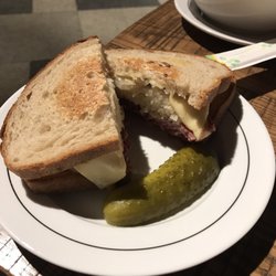 Monty's Deli