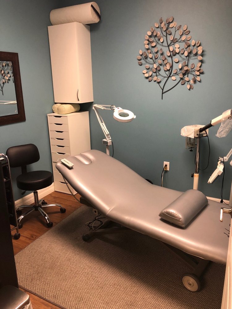 ABOVE & BEYOND SALON DAY SPA Updated September 2024 10 Reviews