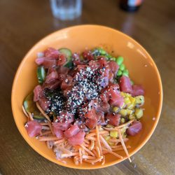 Ocean Breeze Bar and Grill - Poke bowl