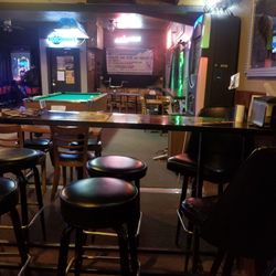Lucky Ladz - Bar