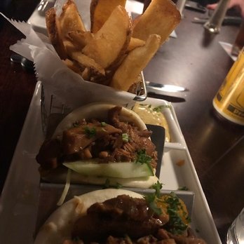 Town Tavern - The waitress recommended this- (bao?). Was soooo good! - Pubs Near Me - Arlington, Massachusetts