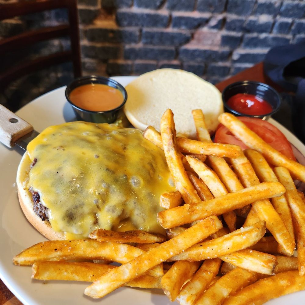 Boars Head Grill - Plain cheeseburger for kiddo - Seafood Near Me - Savannah, Georgia