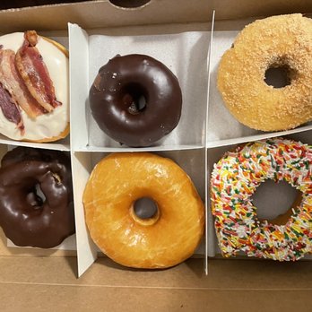 Do-Rite Donuts & Chicken - Half dozen. Was about $18 - Donuts Near Me - Chicago, Illinois Do-Rite Donuts & Chicken - Half dozen. Was about $18 - Donuts Near Me - Chicago, Illinois