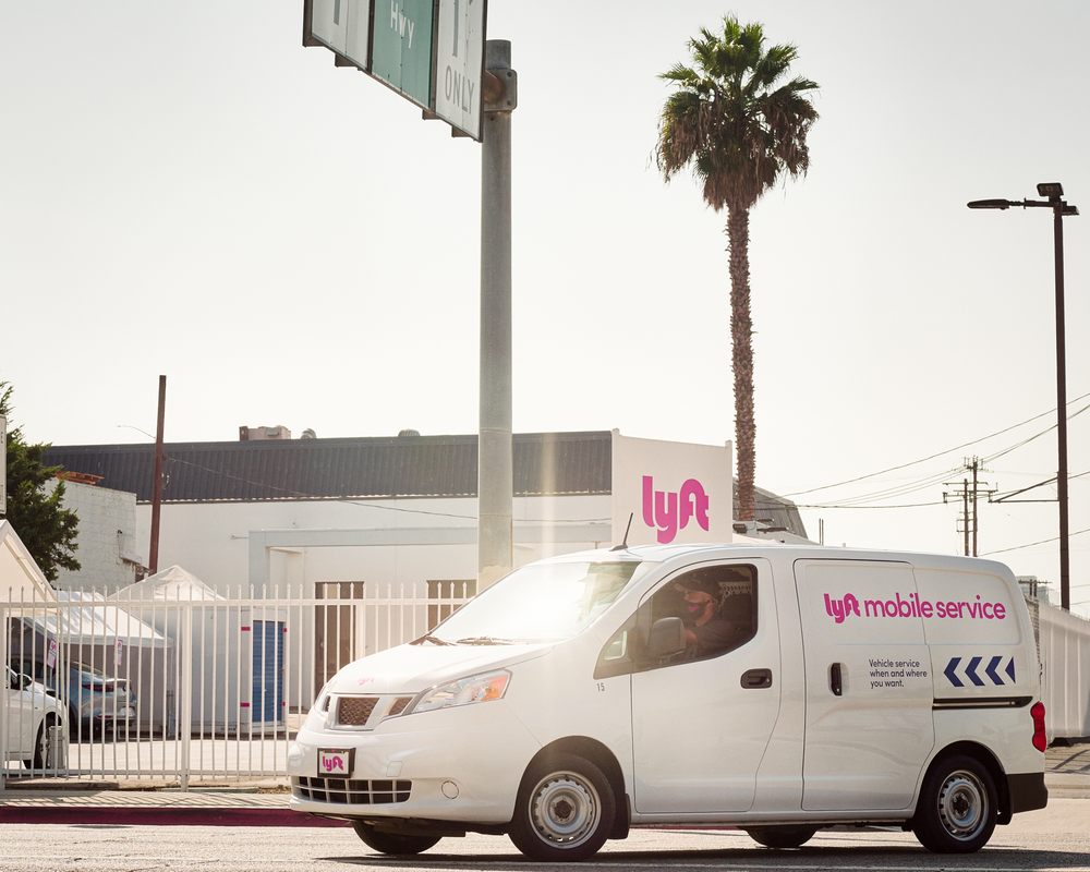 LOS ANGELES LYFT DRIVER CENTER Updated July 2024 21 Photos 5223 W