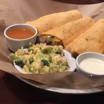 Cheddar's Scratch Kitchen - Buffalo wrap and broccoli casserole - American Near Me - Lexington, Kentucky