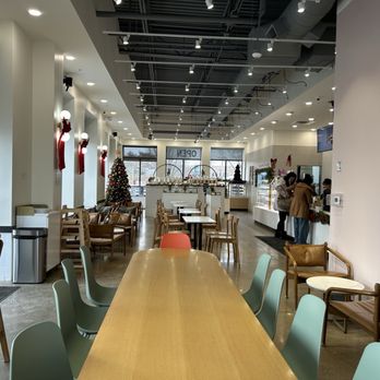 Tous Les Jours - Indoor dining with seating options - Bakeries Near Me - Novi, Michigan Tous Les Jours - Indoor dining with seating options - Bakeries Near Me - Novi, Michigan