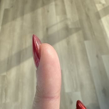 Soyo Nails - Nail tilted backwards away from my skin - Nail Salons Near Me - Yonkers, New York