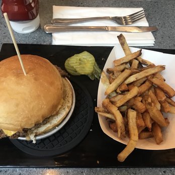 Stone Arch - Stone arch at MSP: stone arch burger - American Near Me - St Paul, Minnesota