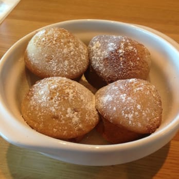 Earls Kitchen + Bar - Complimentary Cranberry Muffins - New American Near Me - Miami, Florida Earls Kitchen + Bar - Complimentary Cranberry Muffins - New American Near Me - Miami, Florida