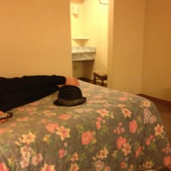 Moundsville Plaza Motel - Blanket was old, but clean.