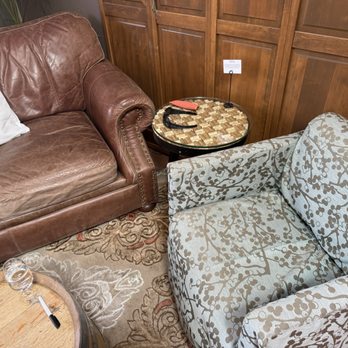 Snowy Peaks Winery - Comfy seats - Wineries Near Me - Estes Park, Colorado Snowy Peaks Winery - Comfy seats - Wineries Near Me - Estes Park, Colorado