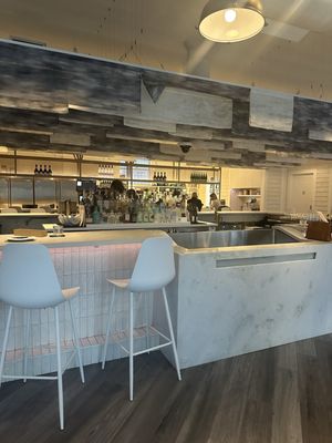 J&C Oyster by null