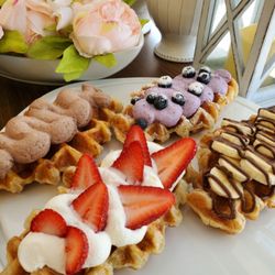 Poké Cafe - Croffles