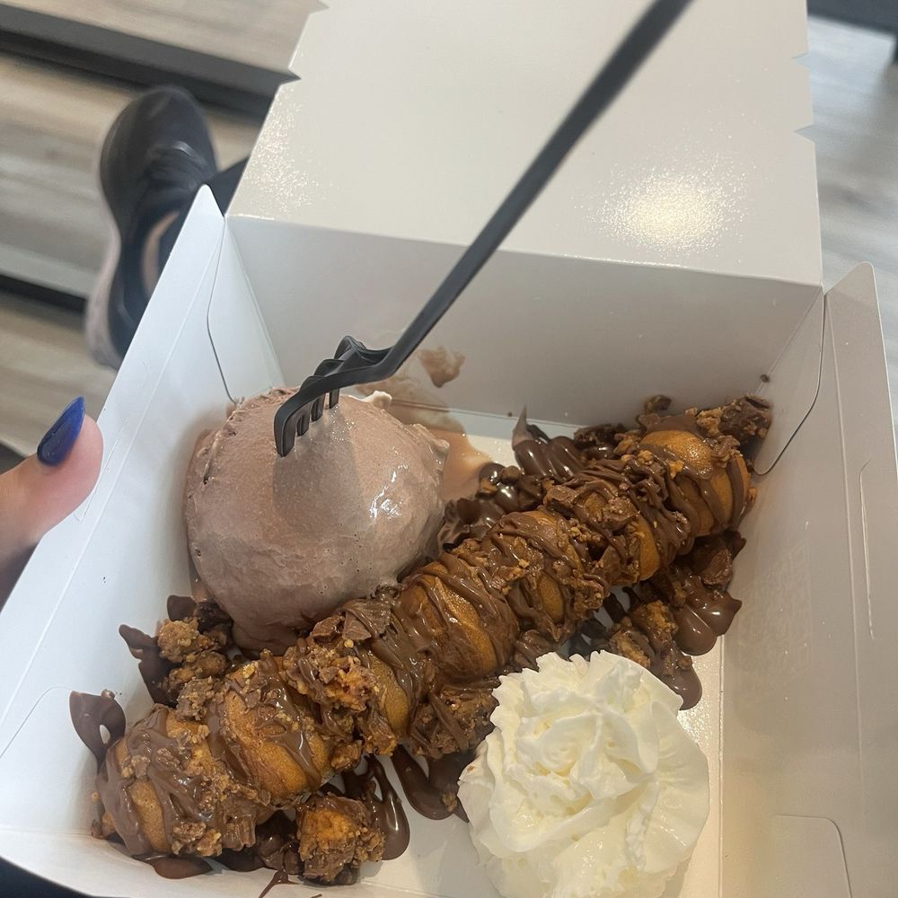 Bubble waffle stick with Reese's and ice cream Bubble waffle stick with Reese's and ice cream