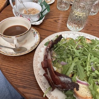 Dromhus - Restaurants Near Me - Sturgeon Bay, Wisconsin
