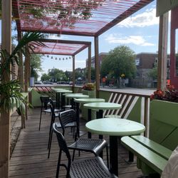 Oui Mais Non - Belle terrasse