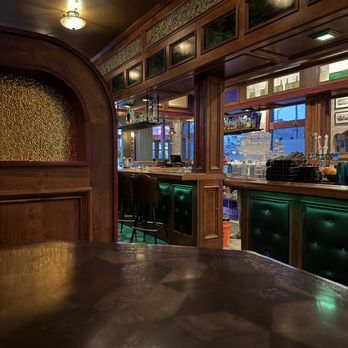 Francis Bogside - Bar area - Gastropubs Near Me - San Antonio, Texas