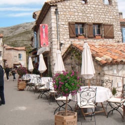Les Grands Hommes - Vue du restaurant, sur le toit, la terrasse