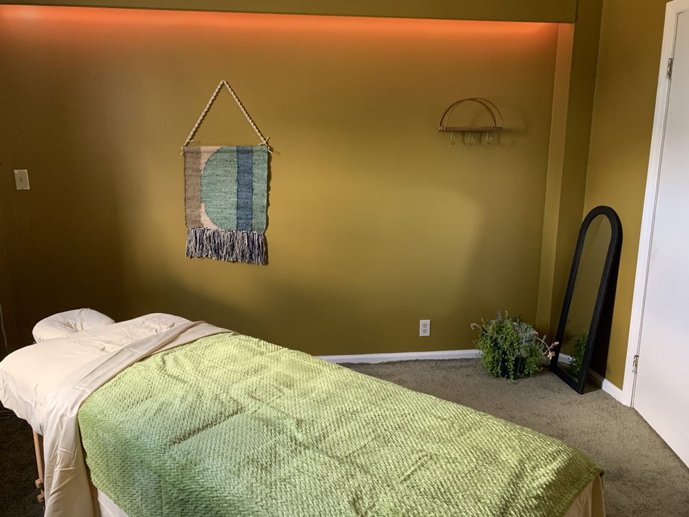 OLIVIA MARIE Updated May 2024 Zanesville, Ohio Massage Therapy