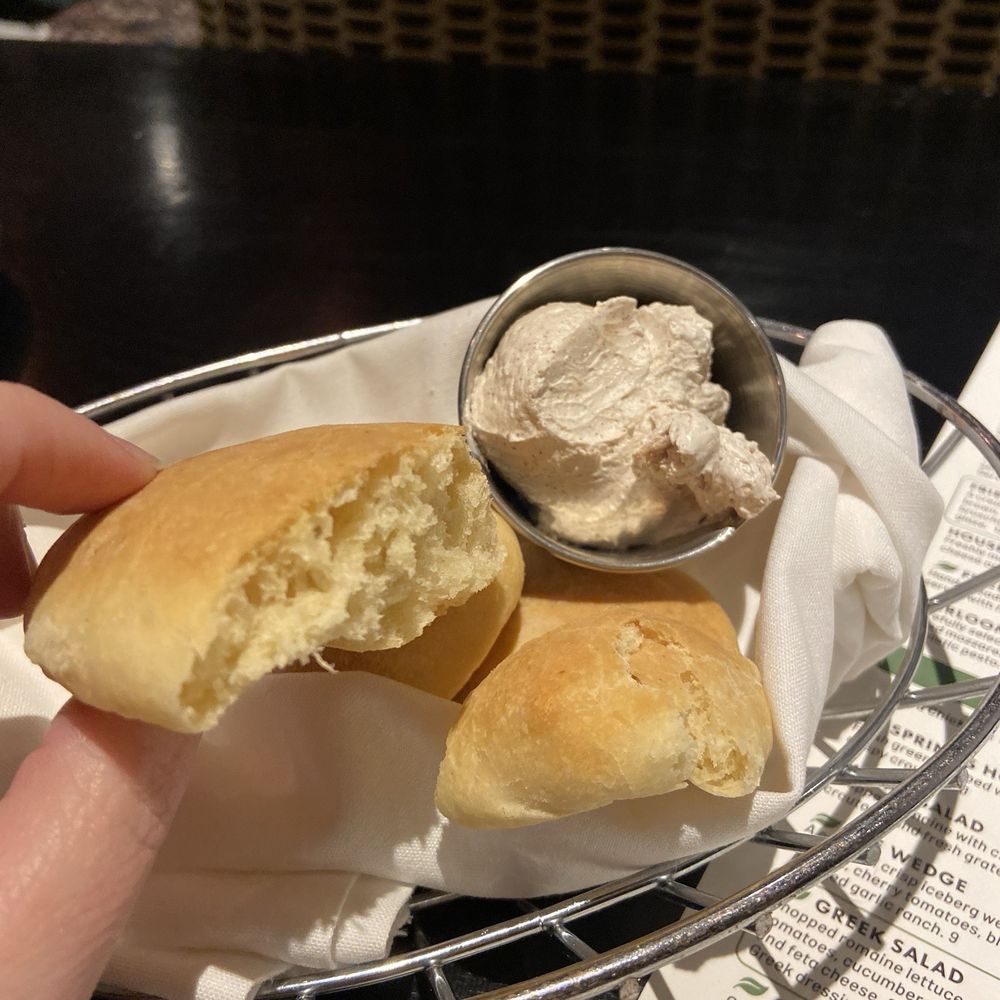 Springs at the Artesian - Hot fresh rolls with cinnamon butter - American Near Me - Sulphur, Oklahoma Springs at the Artesian - Hot fresh rolls with cinnamon butter - American Near Me - Sulphur, Oklahoma